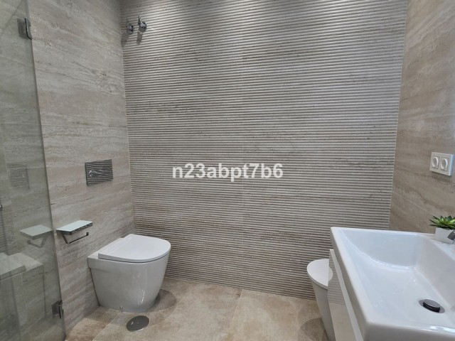 Adosado con 3 Dormitorios  en Istán