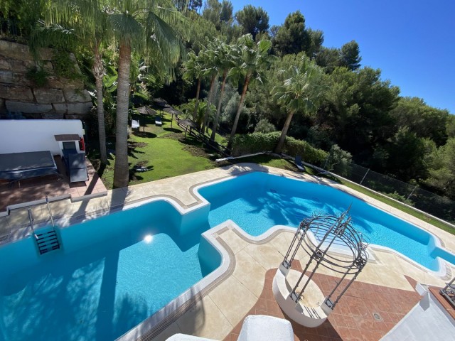 Adosado con 3 Dormitorios  en Istán