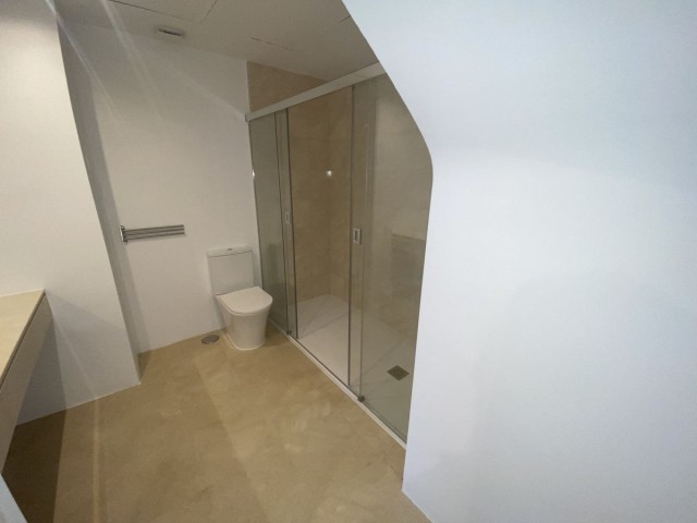 Maison mitoyenne avec 3 Chambres  à Istán