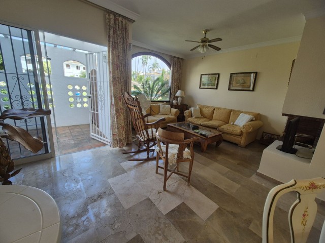 4 Slaapkamer Rijtjeshuis in Guadalmina Baja