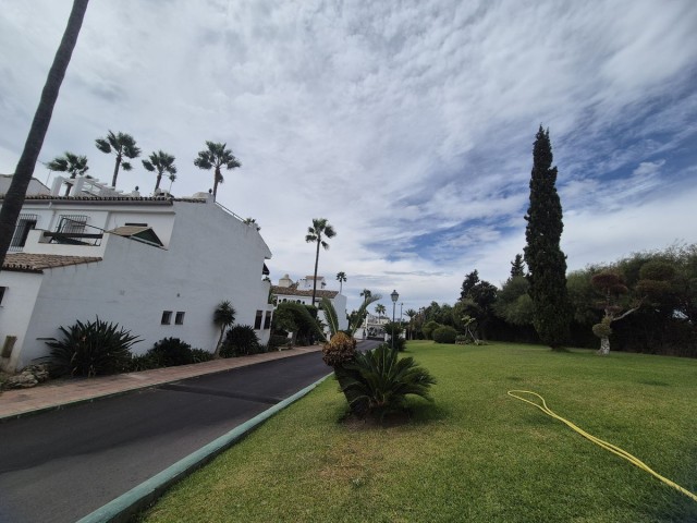 4 Slaapkamer Rijtjeshuis in Guadalmina Baja