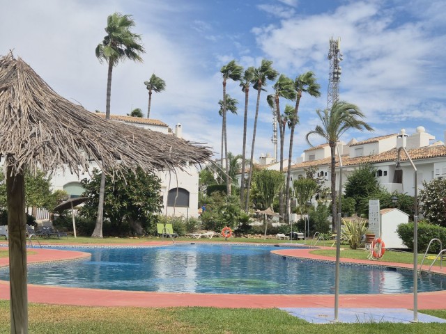 4 Slaapkamer Rijtjeshuis in Guadalmina Baja