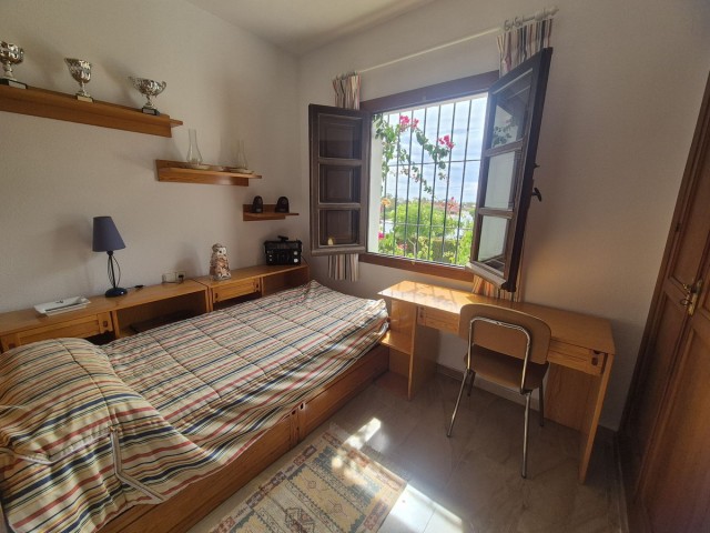 4 Slaapkamer Rijtjeshuis in Guadalmina Baja