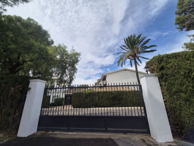 4 Makuuhuoneen Rivitalo Atalaya