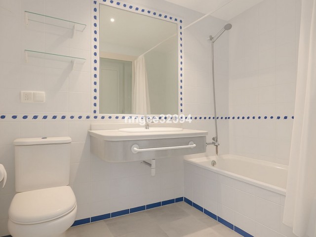 5 Bedrooms Apartment in New Golden Mile