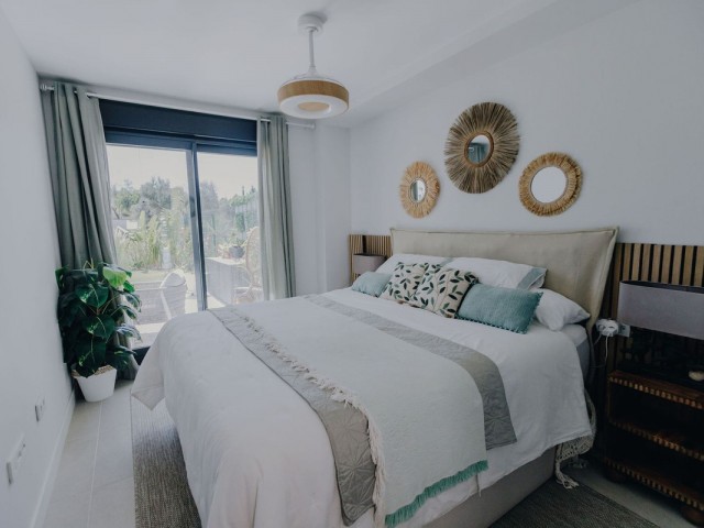 Apartamento con 2 Dormitorios  en Selwo