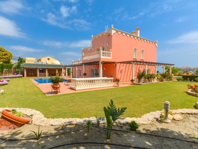 7 Bedrooms Villa in Benalmadena