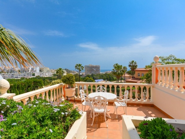 7 Bedrooms Villa in Benalmadena