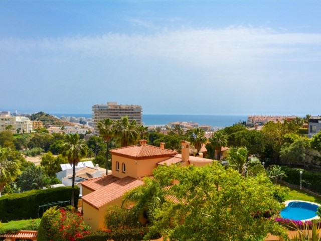 7 Bedrooms Villa in Benalmadena
