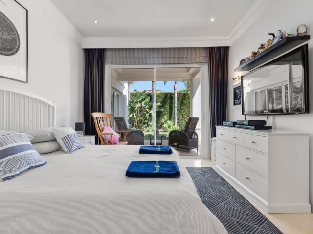 5 Bedrooms Villa in Benahavís