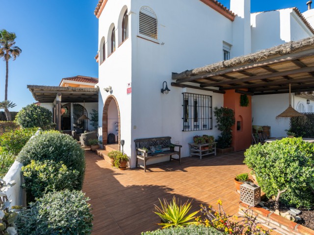 3 Bedrooms Townhouse in Casares