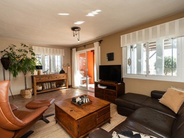 3 Bedrooms Townhouse in Casares