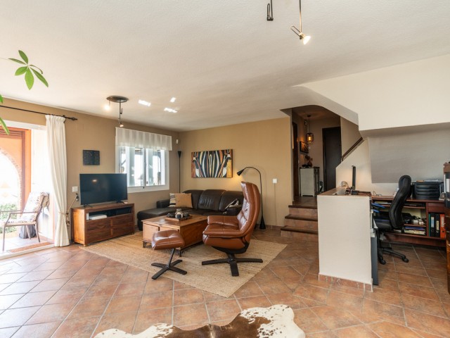 3 Bedrooms Townhouse in Casares