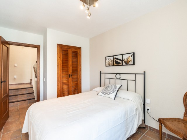 3 Bedrooms Townhouse in Casares