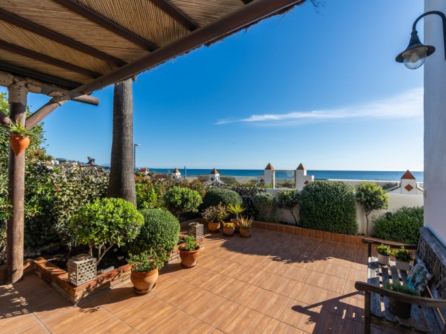 3 Bedrooms Townhouse in Casares