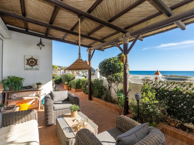 3 Bedrooms Townhouse in Casares