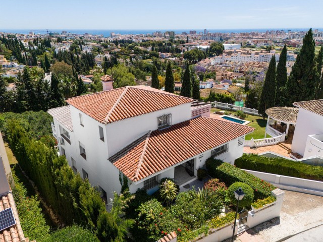 Villa con 7 Dormitorios  en Campo Mijas
