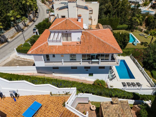 Villa con 7 Dormitorios  en Campo Mijas