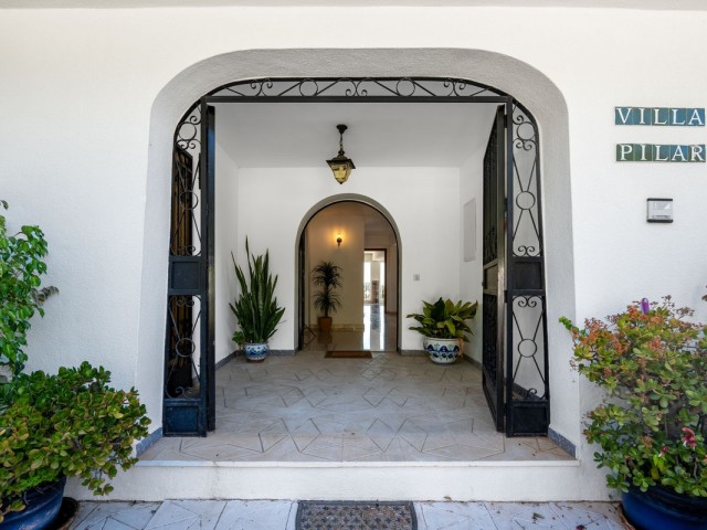 Villa con 7 Dormitorios  en Campo Mijas