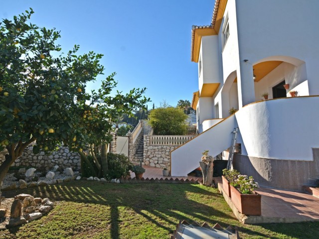 Villa con 5 Dormitorios  en Campo Mijas
