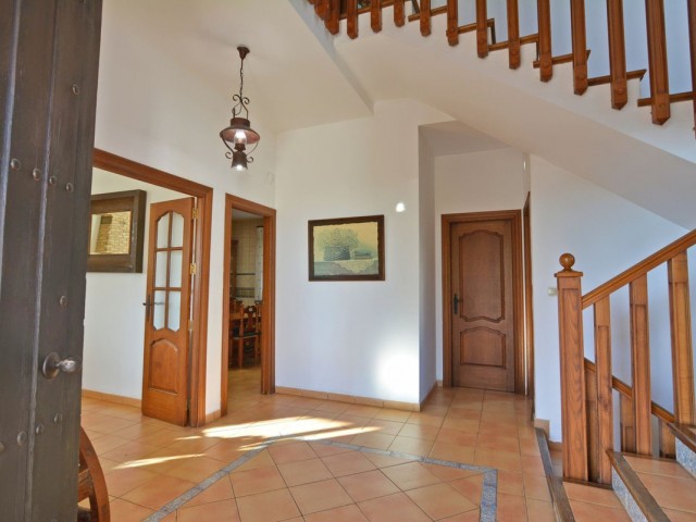 Villa con 5 Dormitorios  en Campo Mijas