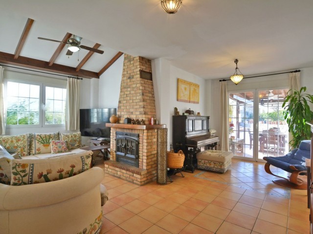 Villa con 5 Dormitorios  en Campo Mijas