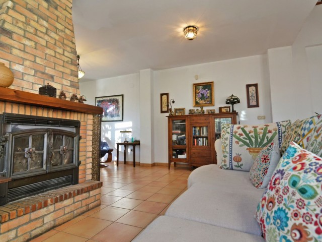 Villa con 5 Dormitorios  en Campo Mijas