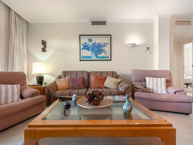 2 Bedrooms Apartment in Nueva Andalucía