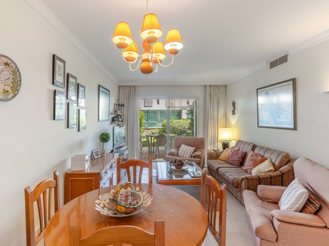 2 Bedrooms Apartment in Nueva Andalucía