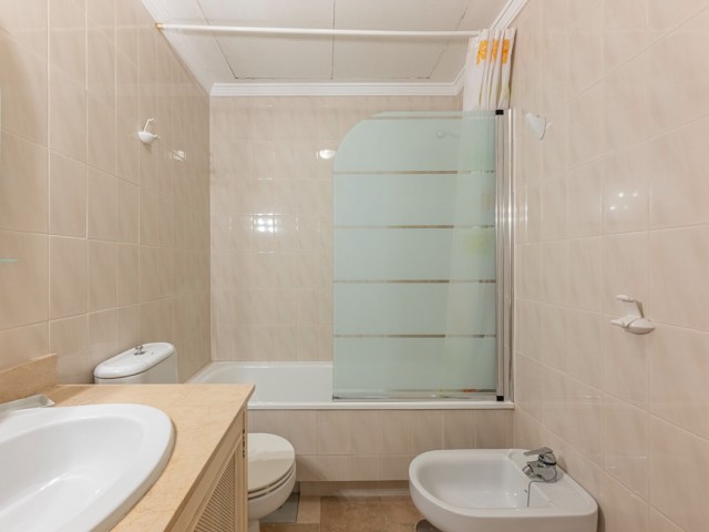 2 Bedrooms Apartment in Nueva Andalucía