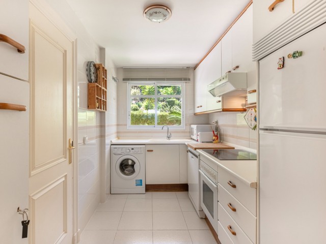 2 Bedrooms Apartment in Nueva Andalucía