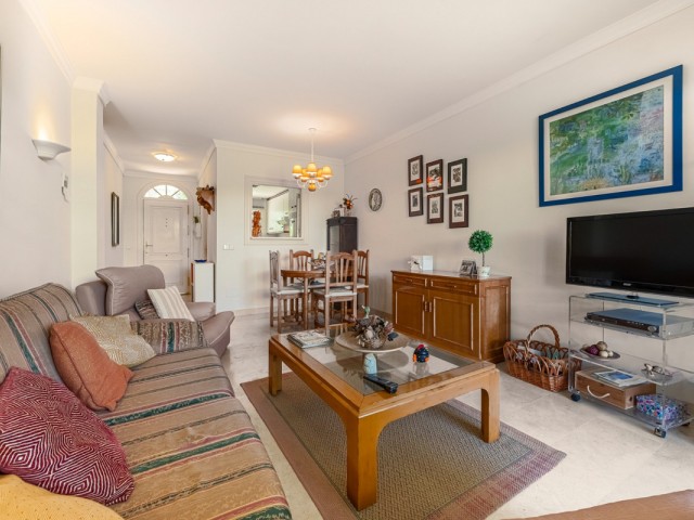 2 Bedrooms Apartment in Nueva Andalucía