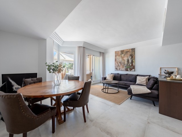 Apartamento con 3 Dormitorios  en Nueva Andalucía