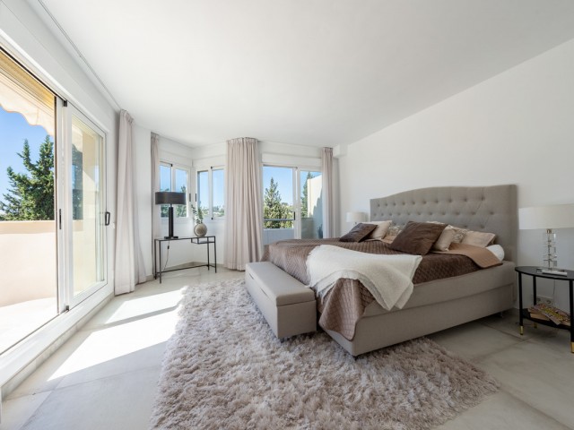 Apartamento con 3 Dormitorios  en Nueva Andalucía