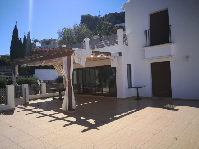 4 Bedrooms Villa in Benalmadena