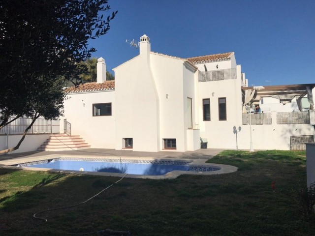 4 Bedrooms Villa in Benalmadena