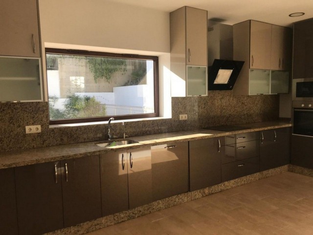 4 Bedrooms Villa in Benalmadena