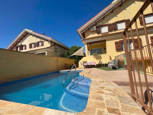 6 Slaapkamer Villa in Alhaurín de la Torre