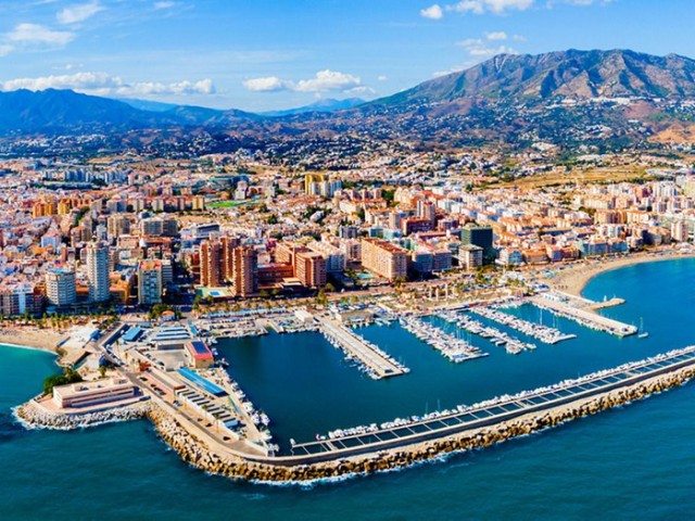 2 Sovrums Lägenhet i Fuengirola