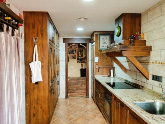 Apartamento con 3 Dormitorios  en San Pedro de Alcántara