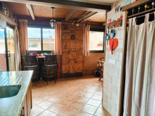 Apartamento con 3 Dormitorios  en San Pedro de Alcántara