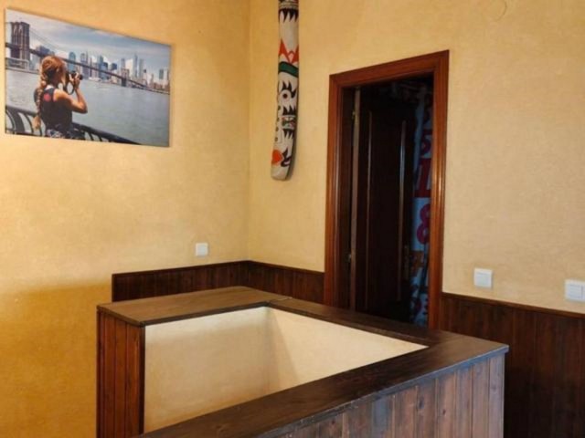 Apartamento con 3 Dormitorios  en San Pedro de Alcántara