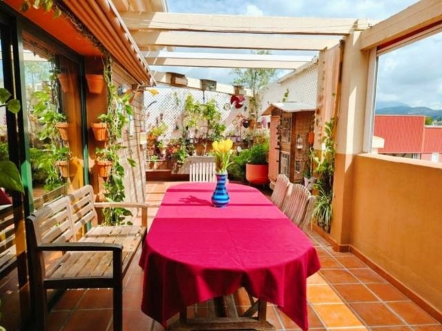 Apartamento con 3 Dormitorios  en San Pedro de Alcántara