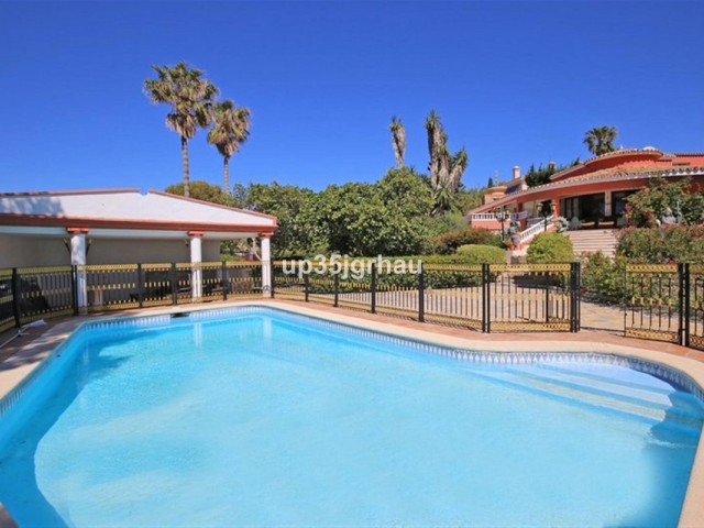 8 Slaapkamer Villa in Estepona