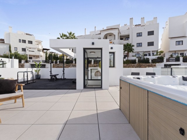 6 Makuuhuoneen Huvila Estepona