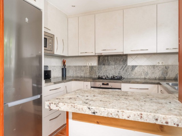 Apartment, Nueva Andalucia, R5159809