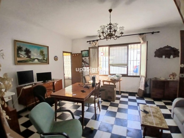 5 Bedrooms Villa in Estepona