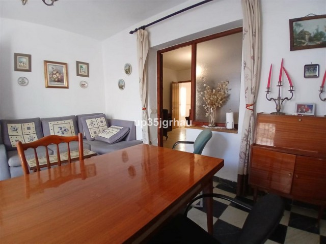 5 Bedrooms Villa in Estepona
