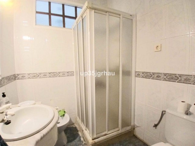 5 Bedrooms Villa in Estepona