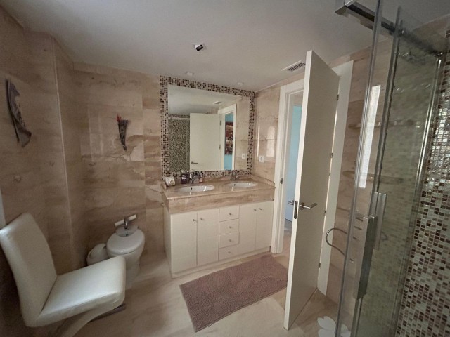 2 Bedrooms Apartment in Elviria